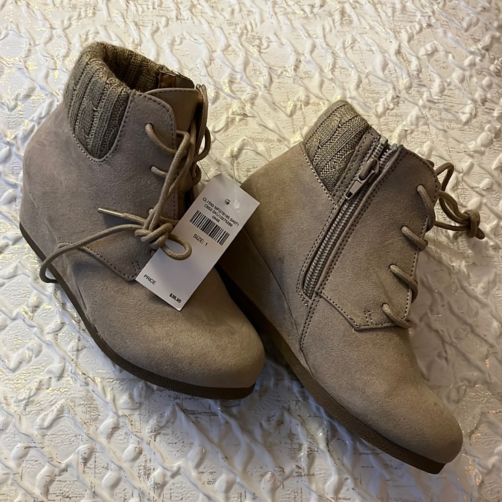 Justice size 13 girl booties. Cream colored. Never worn.